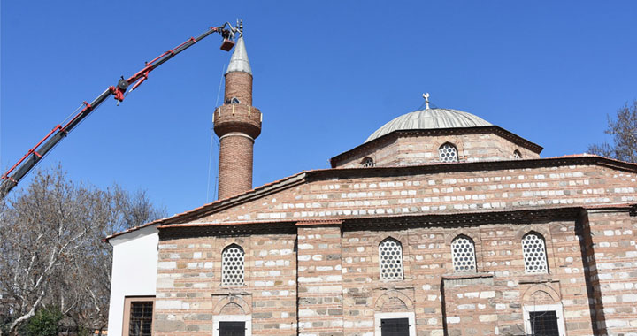 Akhisar Belediyesi, Paşa Cami’nin ibadete açılması için çalışıyor