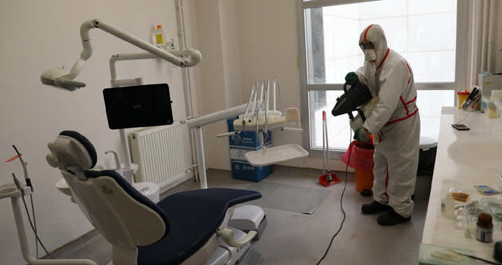 Akhisar Ağız ve Diş Sağlığı Merkezi dezenfekte edildi
