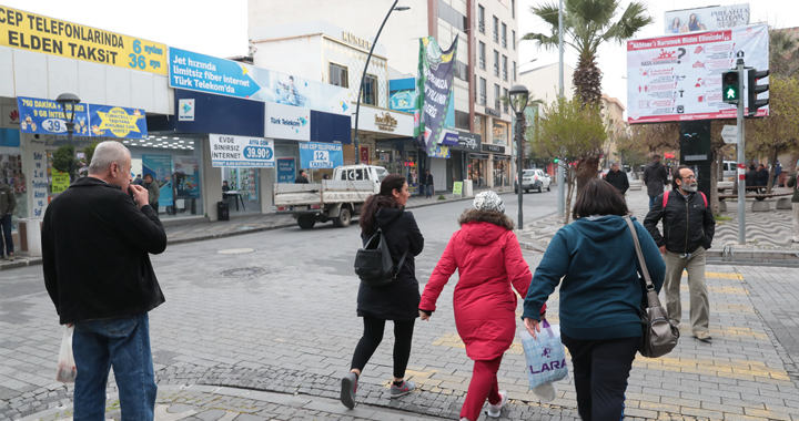 Koronavirüs salgını tedbirleri ardından Akhisar sokakları