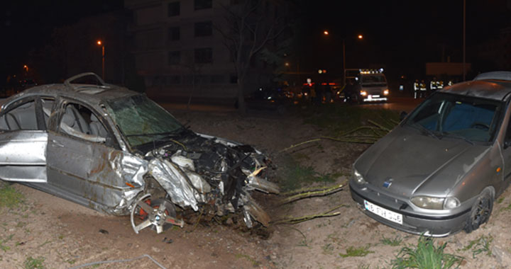 Akhisar’da 4 aracın karıştığı feci kaza