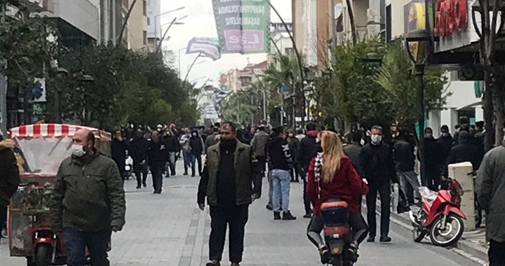 Şehit Teğmen Tahir Ün Caddesi trafiğe kapatıldı ama manzara aynı