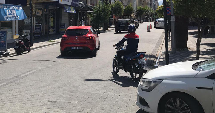 Tahir Ün Caddesi 66 gün sonra araç trafiğine açıldı