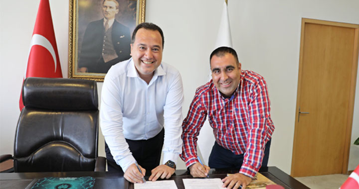 Akhisarspor’un yeni göğüs sponsoru Akhisar Belediyesi oldu