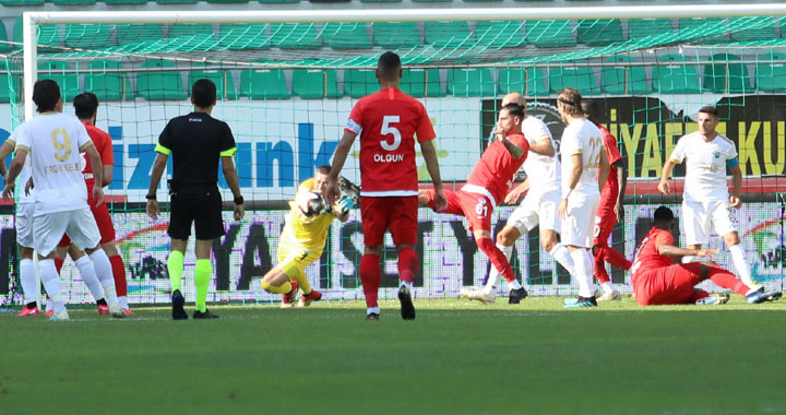 Gol düellosunu konuk takım kazandı! 3-4