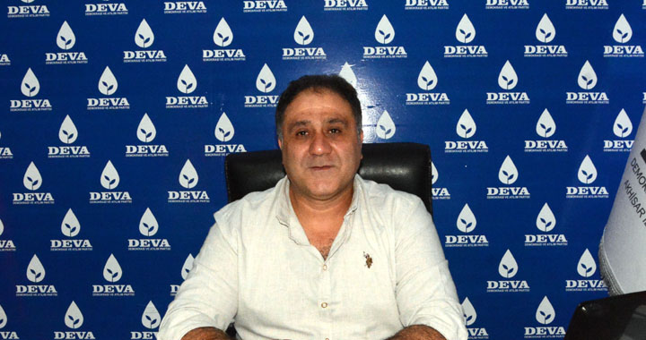 Deva Partisi Akhisar'da Erhan Tepe'ye emanet