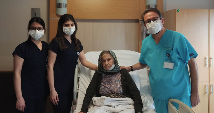 Özel Akhisar Hastanesi kanser cerrahisi ameliyatlarına devam ediyor