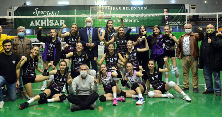 Akhisargücü’nün Sultanları, Salihli Belediyespor'a set vermedi 3-0