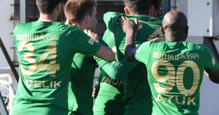 Akhisarspor 9 hafta sonra Tuzla'da güldü 0-3