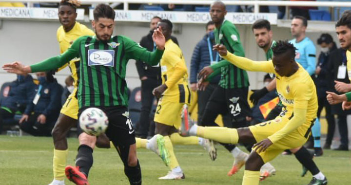 Menemenspor, Akhisarspor'u gole boğdu 6-2