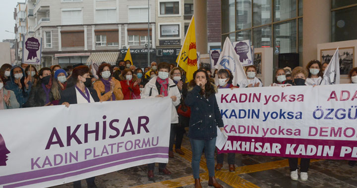 Akhisar Kadın Platformu: İstanbul Sözleşmesinden çıkılması tarihi bir hatadır