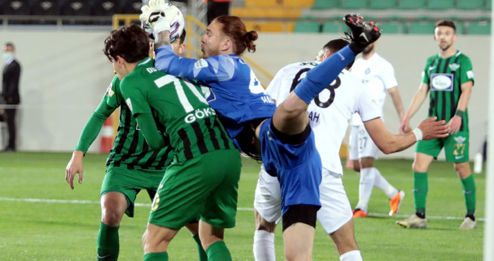 Akhisarspor, umudunu kaybetmedi 2-0