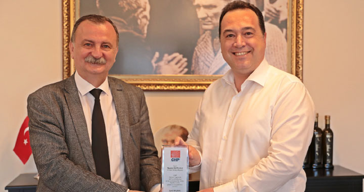 CHP İl Başkanından Başkan Dutlulu’ya Destek Ziyareti ve Teşekkür Plaketi