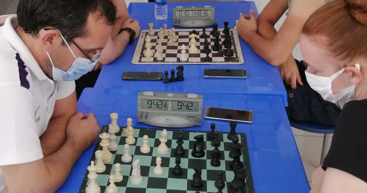 Akhisargücü satranç yaz kurslarına başladı