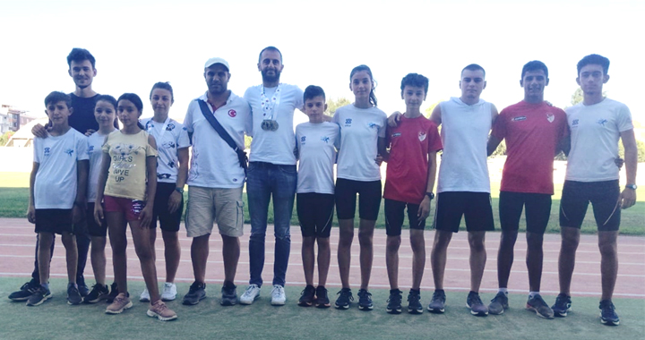 Akhisarlı atletler, Türkiye Şampiyonasından madalya ile döndü