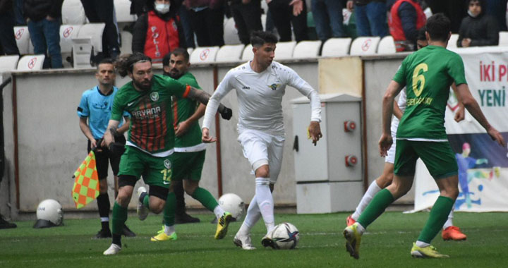 Akhisarspor Amed deplasmanından 1 puanla döndü