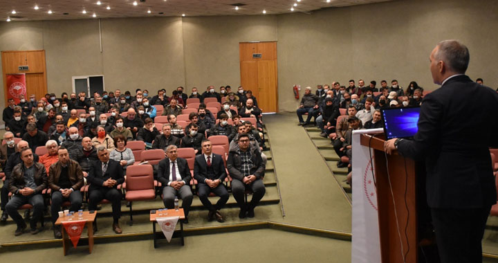 Akhisar’da etlik piliç işletmeleri bakıcı eğitim toplantısı yapıldı