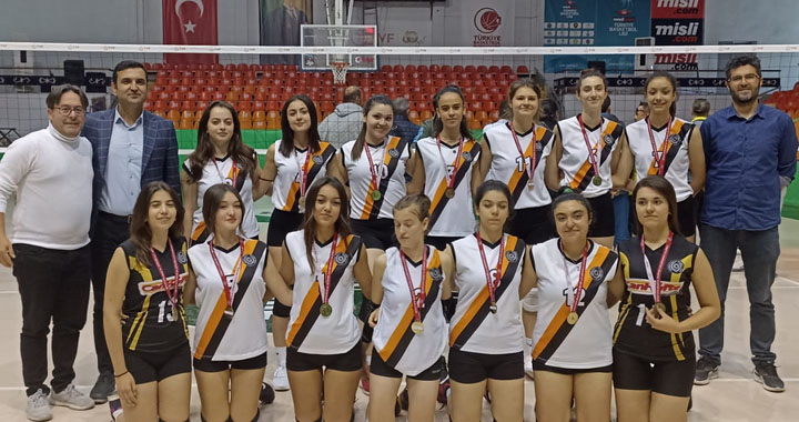 Genç kızlar voleybolda şampiyon Çağlak Anadolu Lisesi