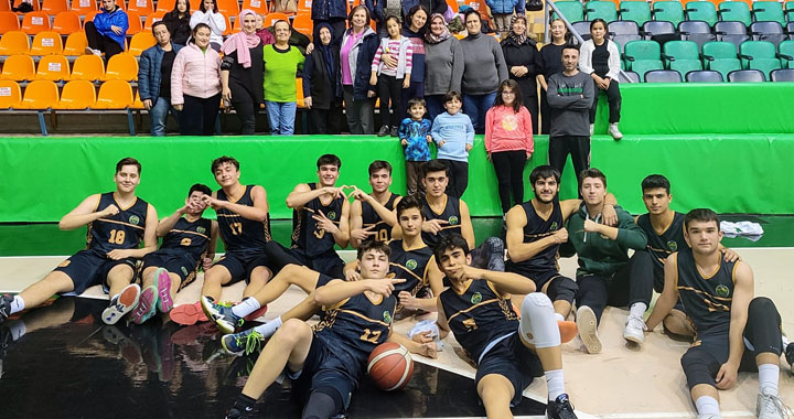 Akhisar Belediye Basket U18’de finalde