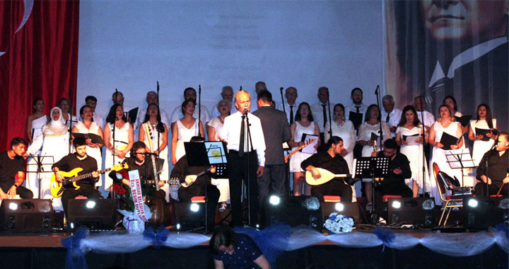 Türk Halk Müziği Koro konseri Müzikseverleri coşturdu