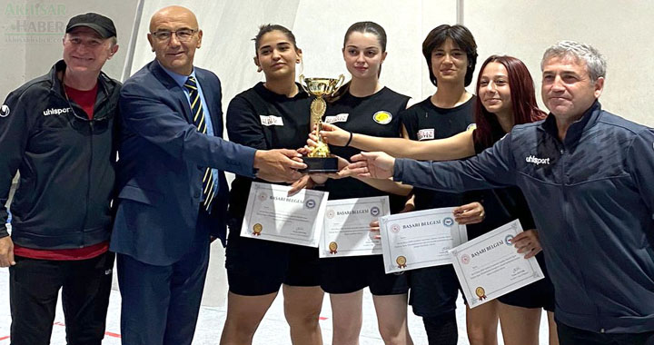 Zeynep Gülin Öngör MTAL öğrencileri şampiyon oldu