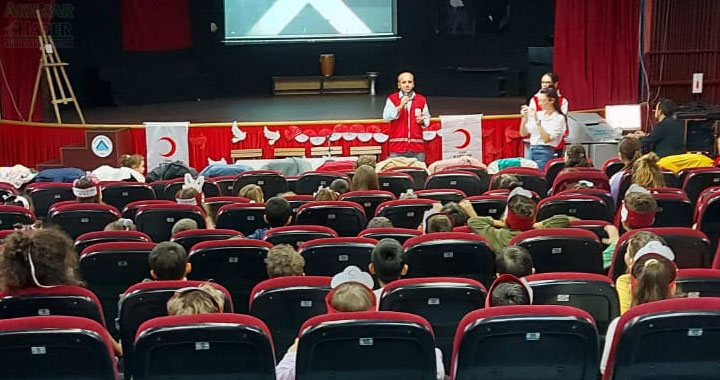 Türk  Kızılayı haftasında okul ziyaretleri yaptı