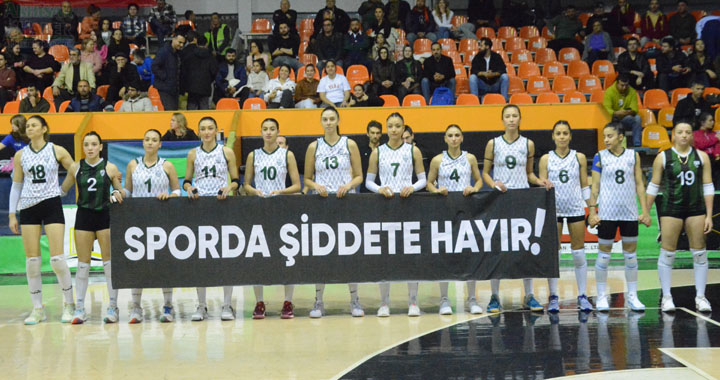 Manisa BŞB Kadın Voleybol, Akhisar Belediye’yi 3-2 mağlup etti