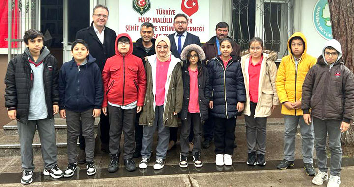 Öğretmen ve öğrenciler Türkiye Gaziler Harp Malûlü Derneğini ziyaret etti