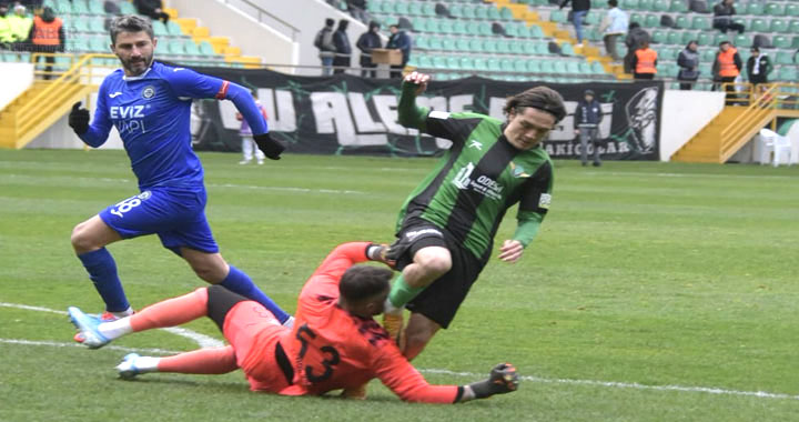 Kuşadasıspor, Akhisarspor’u 1-0 mağlup etti