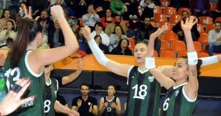 Akhisar Belediye Kadın Voleybol, Arkasspor’u 3-1 mağlup etti
