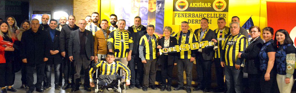 Akhisarlı Fenerbahçeliler “Zaferin Rengi” Filmini birlikte izlediler