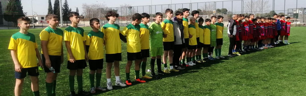 Ali Şefik Ortaokulu futbolda Manisa ikincisi oldu