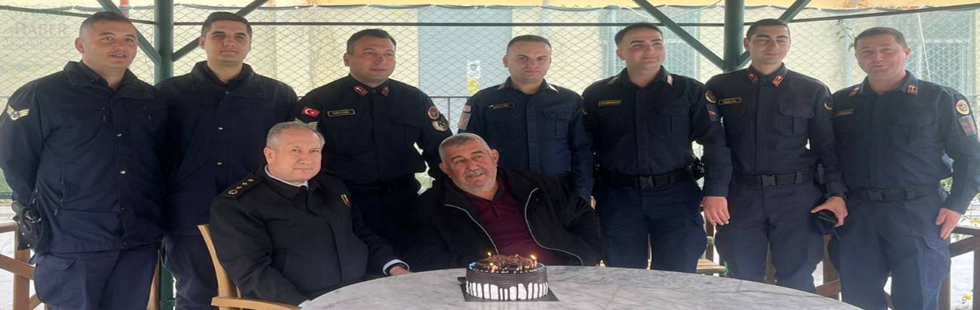Jandarma, Şehit babası Mümin Koca’nın yaş gününü kutladı