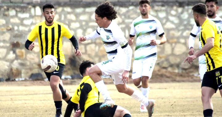 Bayburt Özel İdare ile Akhisarspor puanları paylaştı 1-1