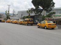 Akhisarlı Taksiciler 800 TL Olan Yıllık Harca Tepki Gösterdi