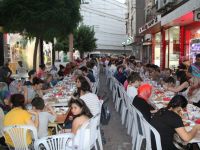 Akhisar'da 13 Sokak Esnafından Geleneksel İftar