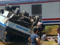 Manisa'da Tren Kazası: 6 Ölü