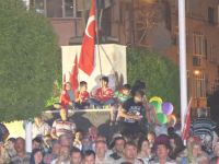 Akhisar’da demokrasi nöbeti 8.gününde de devam etti