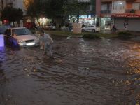 Akhisar’da Yağmur, Vatandaşı Hazırlıksız Yakaladı