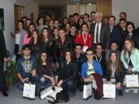 Akhisar Belediye Başkanı Salih Hızlı, 2 ülkeden 16 öğrenciyi konuk etti