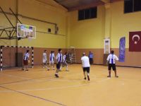 Satır Mustafa ve Taksi Zeki 2. Futsal Turnuvasında heyecan dorukta