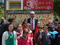 Akhisar Belediye Başkanı Salih Hızlı’dan çocuklara 23 Nisan hediyesi