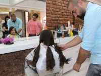 Akhisar 11 yaşındaki Elif Naz saçlarını kanser hastalarına bağışladı