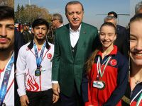 Cumhurbaşkanı Erdoğan’ı Akhisarlı 2 şampiyon karşıladı