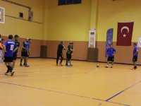 Hüseyin Çeçen ve Armağan Özeş Futsal turnuvasında yarı finalistler belli oluyor