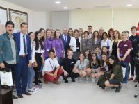 Değerler Eğitimi için Akhisar’a gelen 5 ülkeden öğrenciler Belediye’yi ziyaret etti