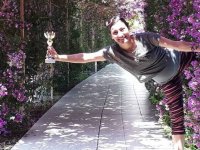 Yoga Eğitmeni Ayşe Özçelik Gönül Yoga Festivalinde ödül aldı