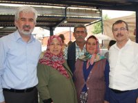 AK Parti Manisa Milletvekili Uğur aydemir, Akhisarlı pazarcı esnafını ziyaret etti