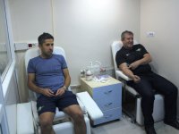 Akhisar Belediyespor, Özel Doğuş Hastanesi’nde sağlık kontrolünden geçti
