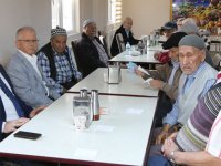 AK Parti Akhisar İlçe Teşkilatı, Huzurevinde yaşlılarla kahvaltıda buluştu