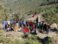 Cumhuriyet MTAL, İstiklal Marşını bin metrelik Şahankaya’nın zirvesinde okudular